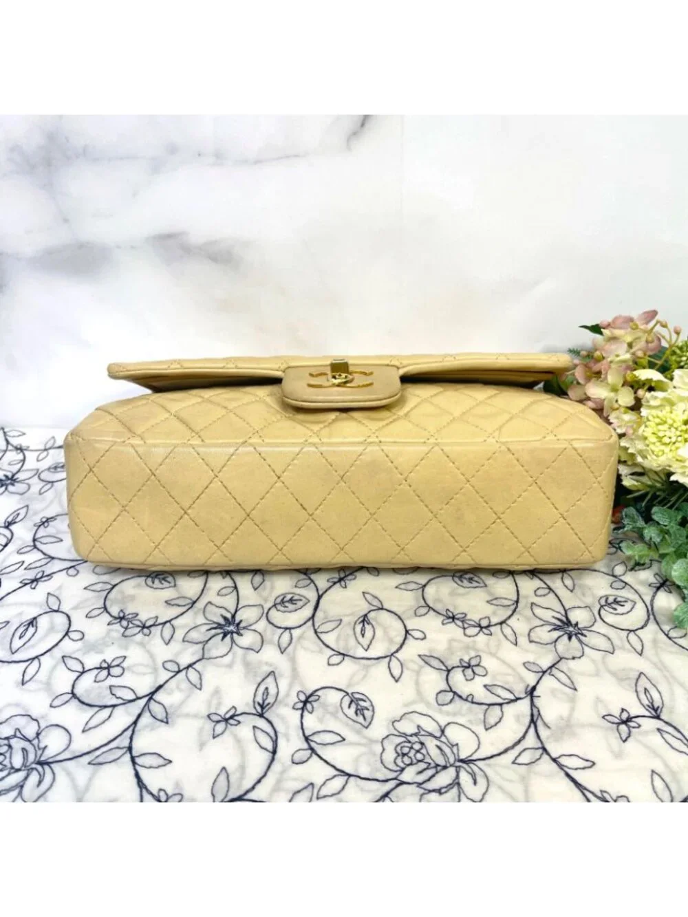 Chanel Vintage Turnlock Quilted Beige Shoulder Bag